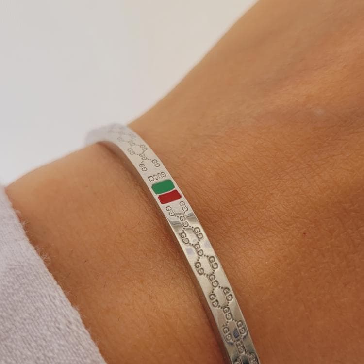 دستبند النگو استیل طرح گوچی رنگ نقره ای — تصویر ۲