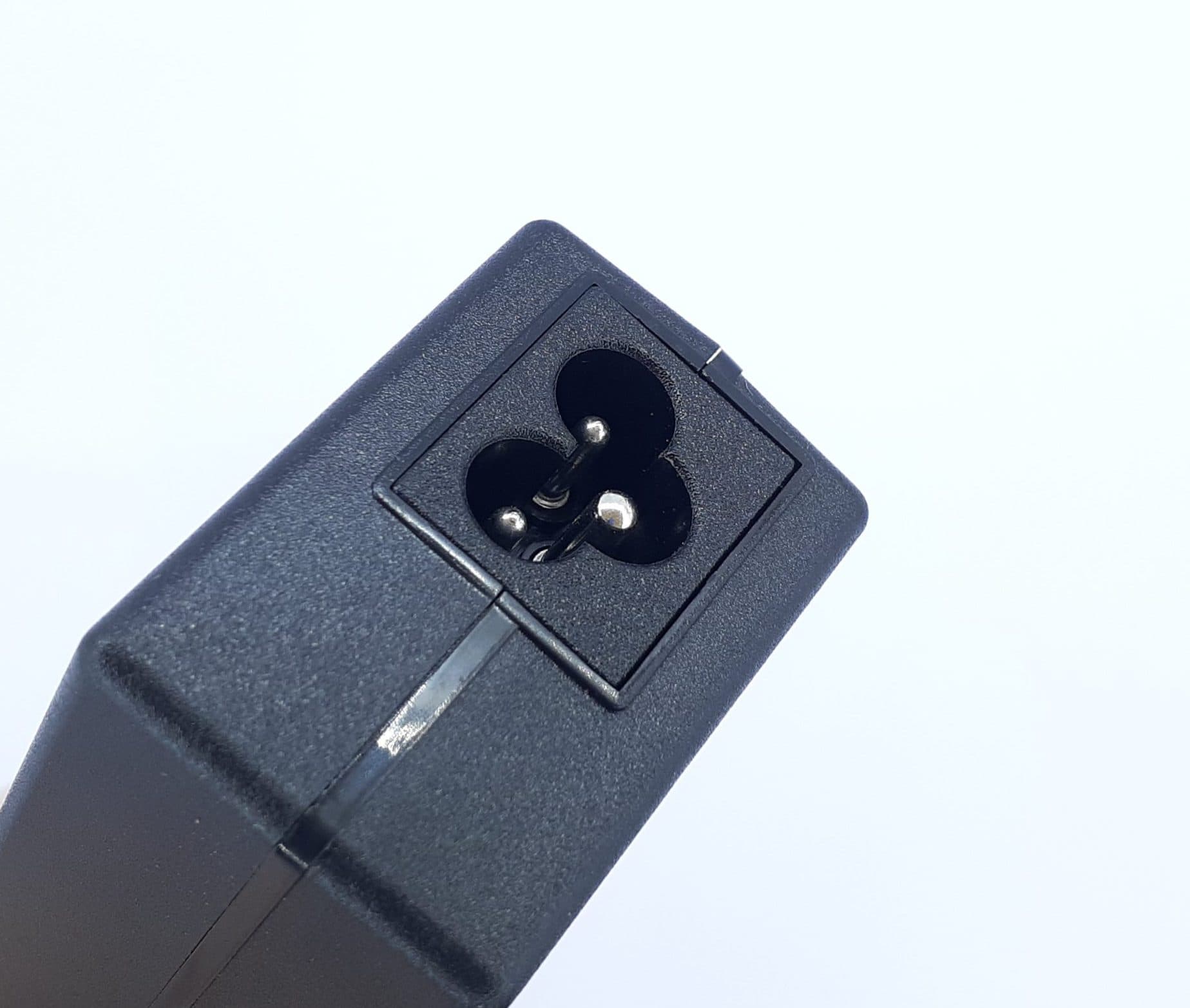 آداپتور لپ تاپ اچ پی 19.5V 3.33A سر آبی های کپی — تصویر ۳
