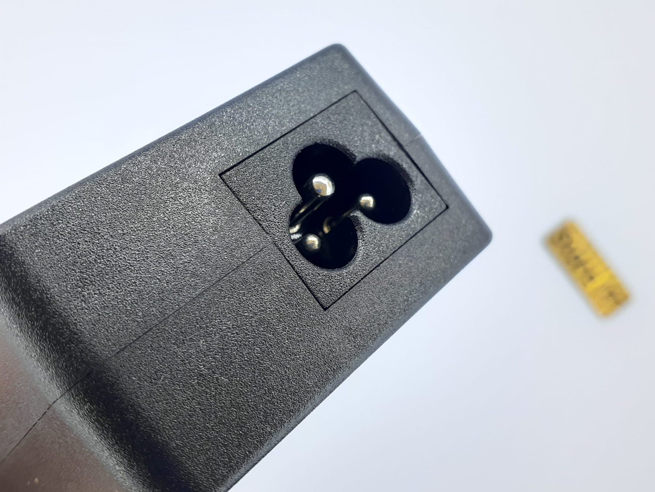 آداپتور لپ تاپ لنوو 20V 4.5A USB های کپی — تصویر ۳