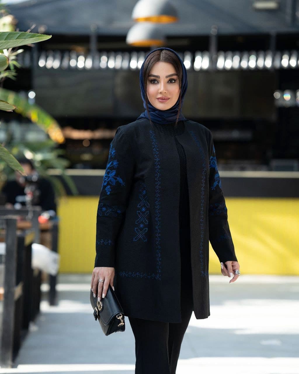 مانتو مجلسی جلوباز زنانه مدل سیونا — تصویر ۴