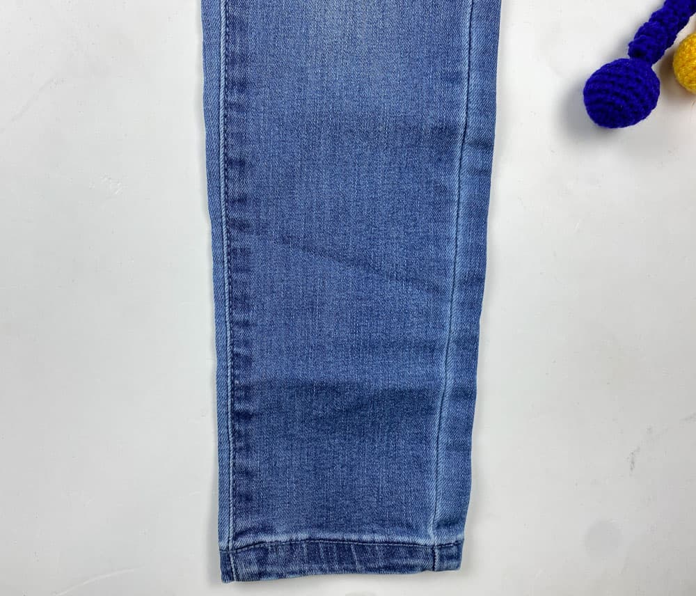شلوار جین دخترانه برند pepperts کمر کش دار آبی رنگ – 9 تا 10 سال — تصویر ۲