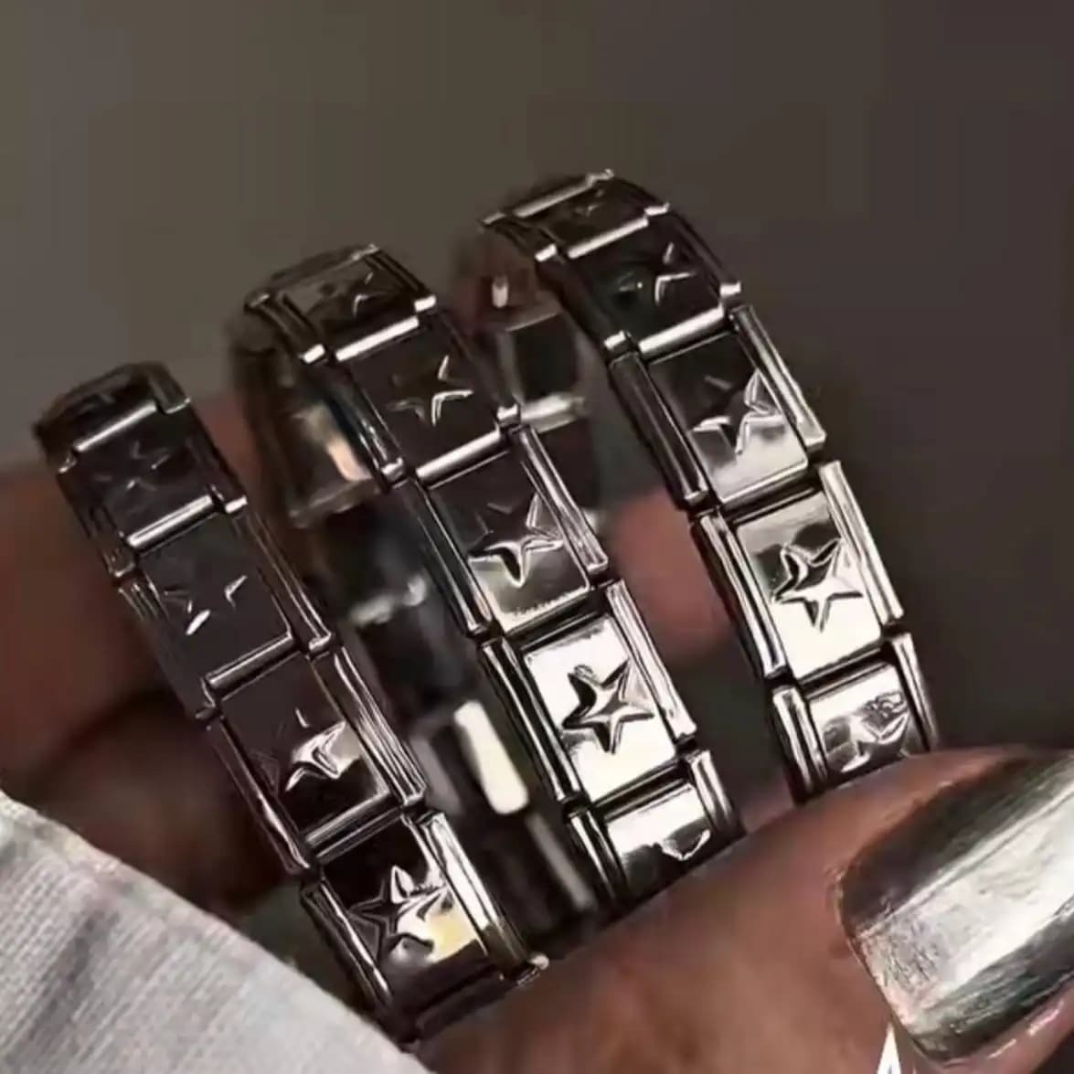دستبند چارم یونیسکس (مردانه و زنانه) ستاره ای رنگ نقره ای استیل عیار 316 ضد حساسیت و رنگ ثابت کد zsf — تصویر ۲