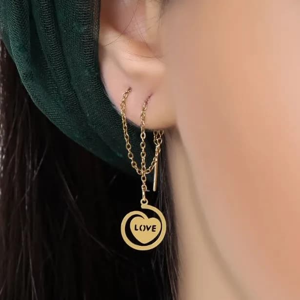 گوشواره بخیه ای زنانه طرح LOVE داخل قلب رنگ طلایی آبکاری نقره ضد حساسیت رنگ ثابت کد zmp