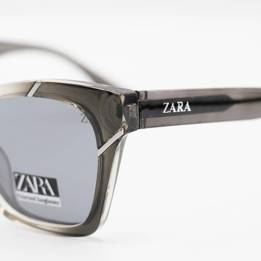 عینک آفتابی زنانه Zara با فریم گربه‌ای، رنگ طوسی، دسته سیم‌دار، لنز دودی تیره و پلاریزه مدل 66305 — تصویر ۵