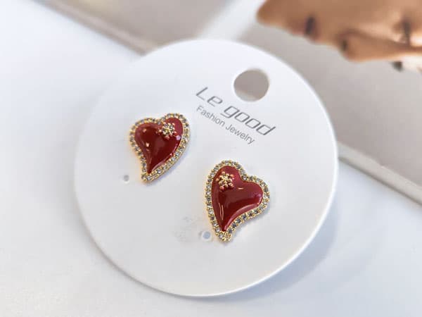 گوشواره میناکاری قرمز دور نگین کد 10787 — تصویر ۲
