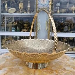 آجیل خوری برنجی دسته دار مدل سبدی قطر24 شکلات خوری برنجی طرح طاووس،ظروف پذیرایی برنجی هندی، ظروف پذیرایی برنزی هندی — تصویر ۲