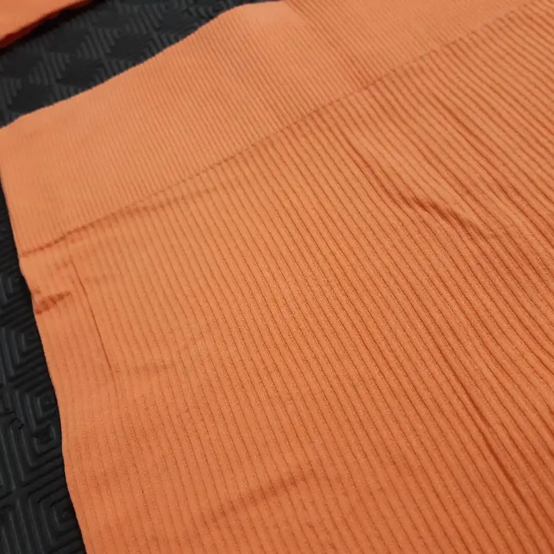 ست نیم تنه و شورتک ورزشی کبریتی سیملس — تصویر ۵