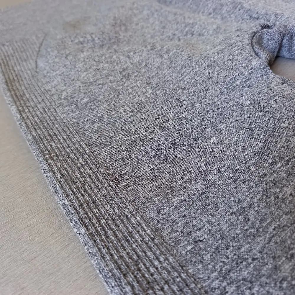 لگ ورزشی زنانه باسن چین دار بغل خط — تصویر ۶