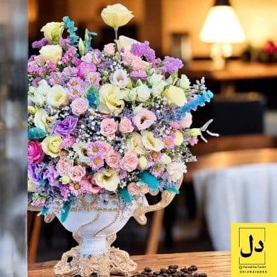 ارسال دسته گل برای نمایندگی جین وست در کرج