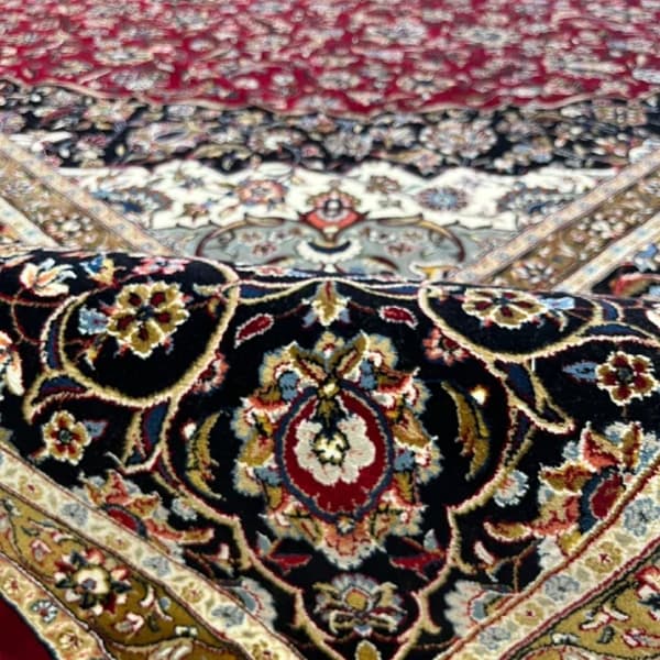 فرش قرمز لاکی 700شانه — تصویر ۳