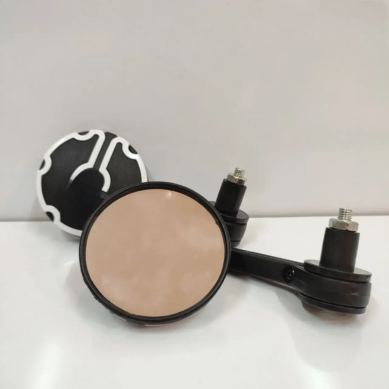 آینه سر فرمان موتورسیکلت طرح کربن mirror – مشکی سفید — تصویر ۴
