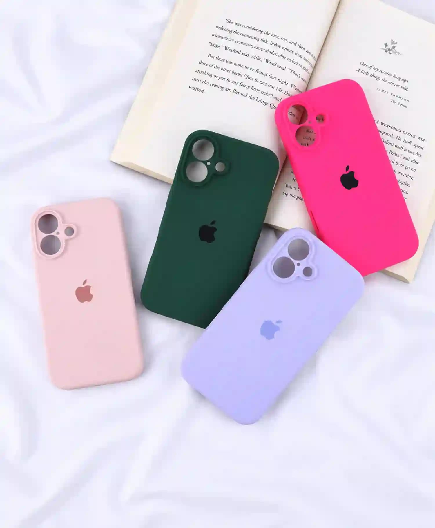 قاب سیلیکونی محافظ لنز دار گوشی موبایل Iphone 16 — تصویر ۴