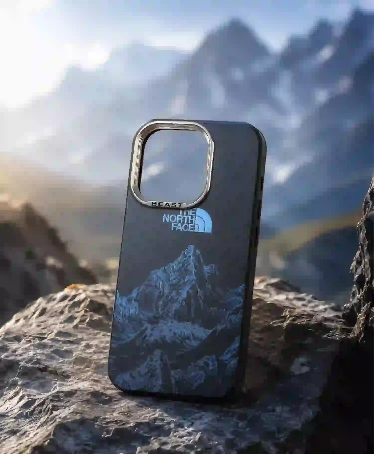 قاب North Face کی دو گوشی موبایل Iphone 15 Pro — تصویر ۴