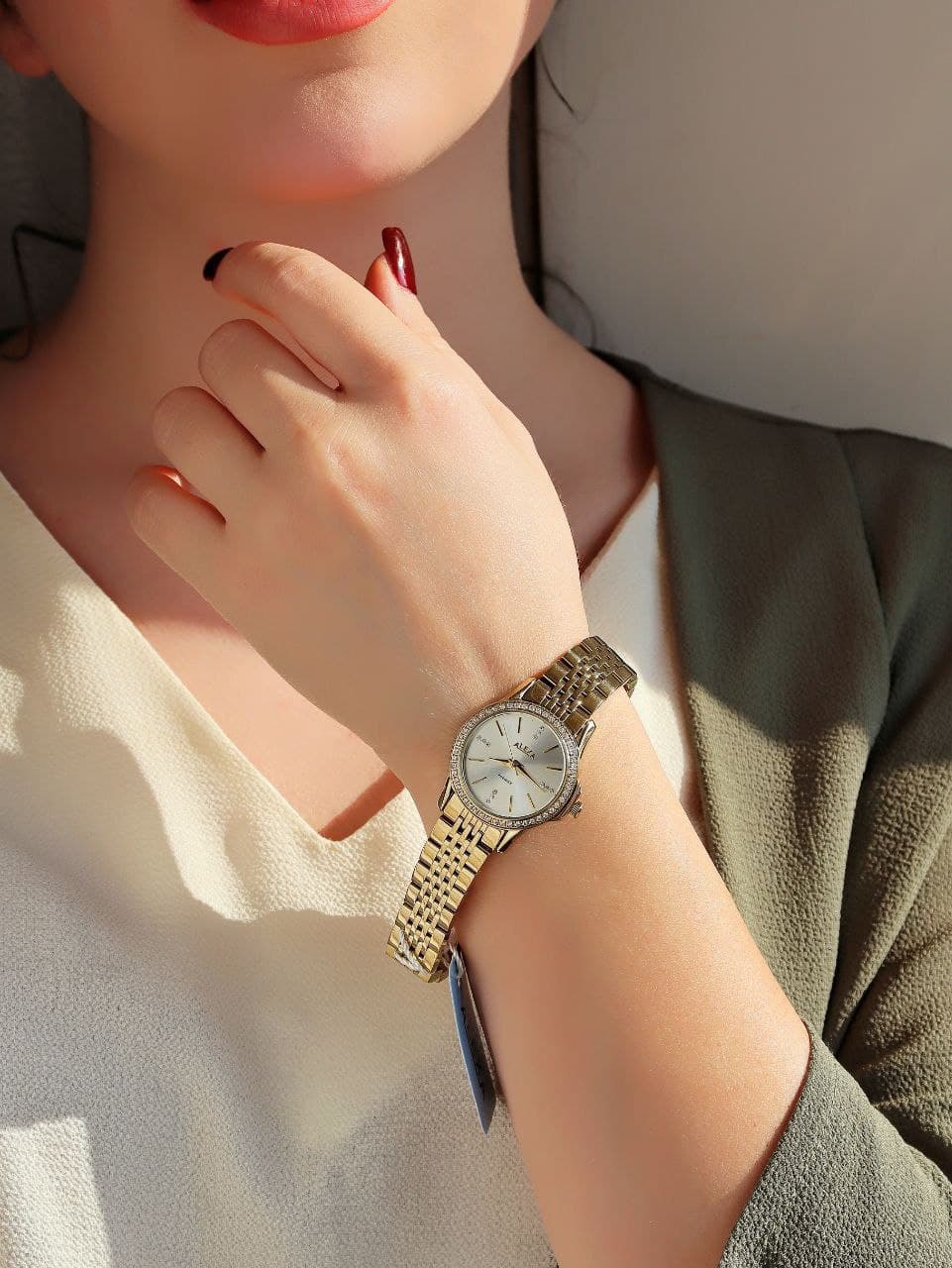 ساعت اورجینال زنانه الکسا مدل 0087 موتور ژاپن کیفیت عالی رنگ ثابت ضد آب قفل پروانه ای همراه با جعبه و پاکت اصلی شرکتی کد 1921811