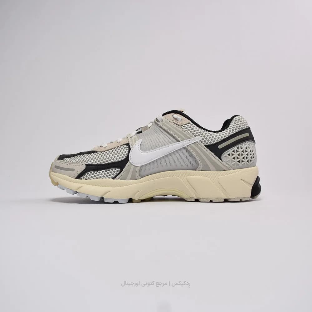 کتونی Nike مدل Zoom Vomero 5 – FN7649-110 — تصویر ۲