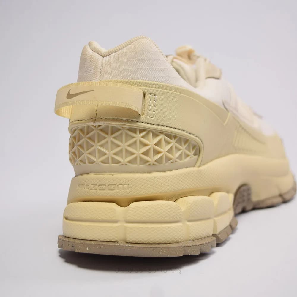 کتونی Nike مدل Vomero Roam – FV2295-101 — تصویر ۸