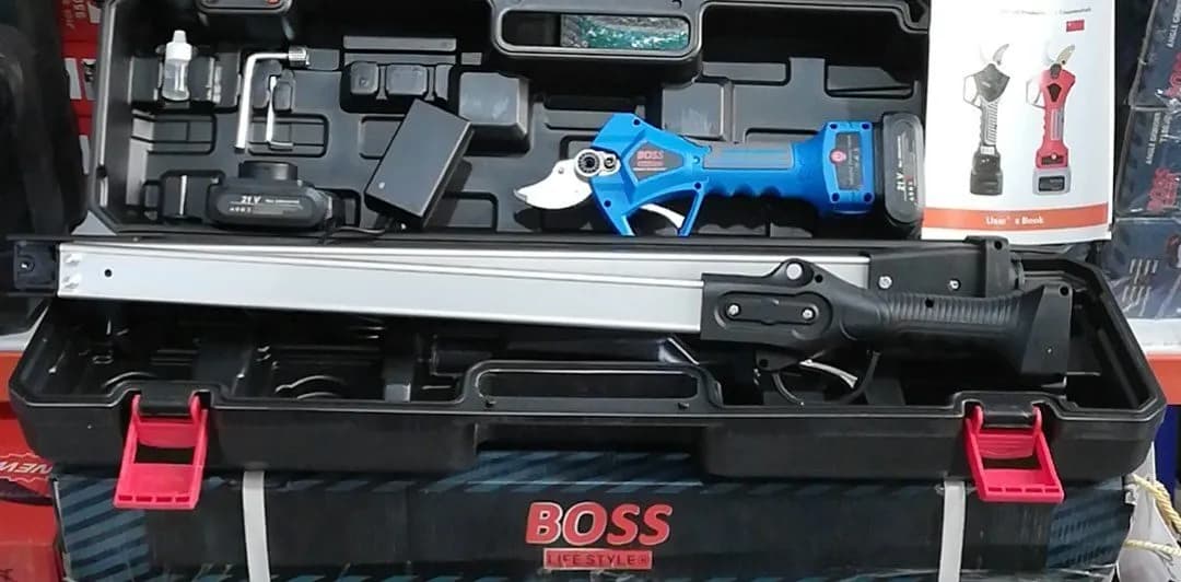 قیچی تلسکوپی شارژی 21 ولت باس BOSS مدل S28