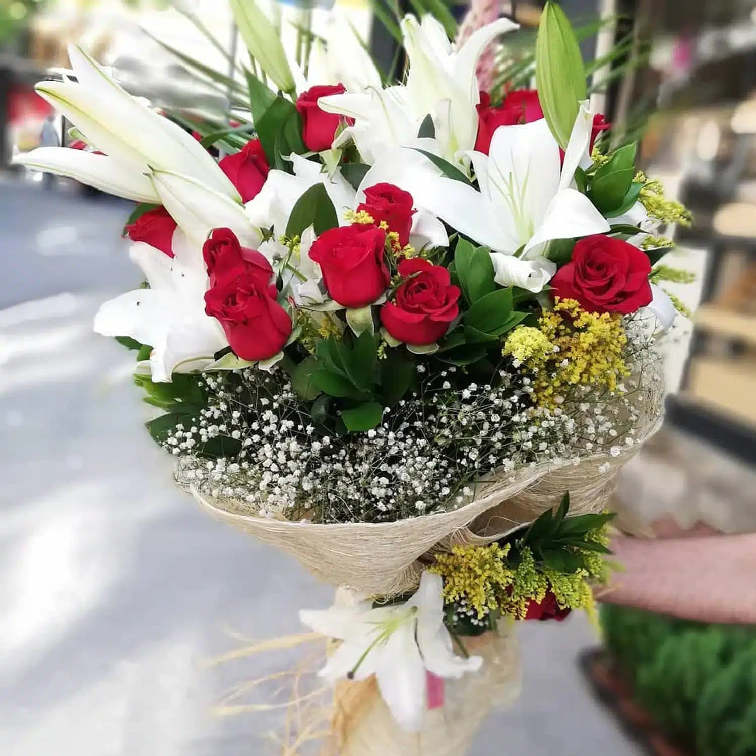دسته گل رز و لیلیوم (مدل جدید اروپایی ۲۰۱۹) — تصویر ۲