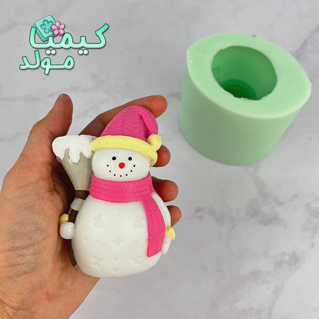 قالب سیلیکونی آدم برفی جارو بدست — تصویر ۳