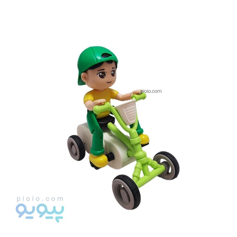 اسباب بازی پسر چهار چرخه سوار