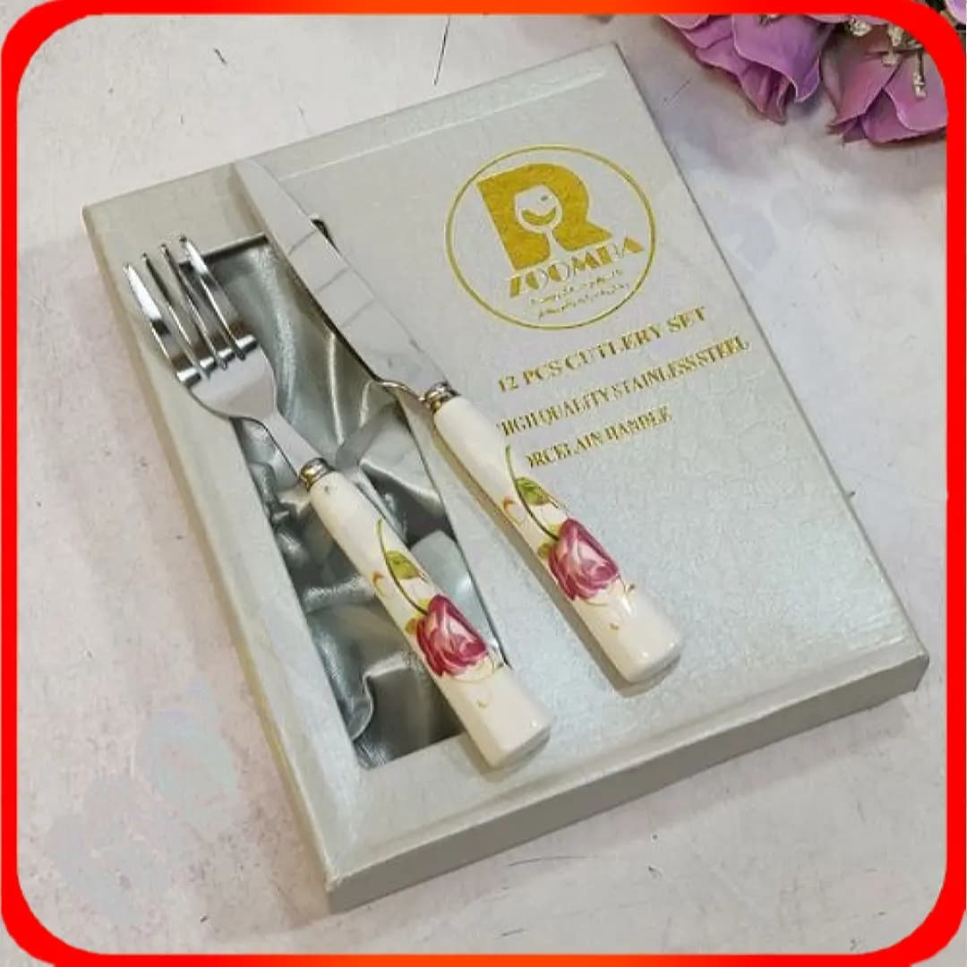 ست کارد و چنگال جعبه‌ای طرح گل رز قرمز زومبا مدل 6-29419