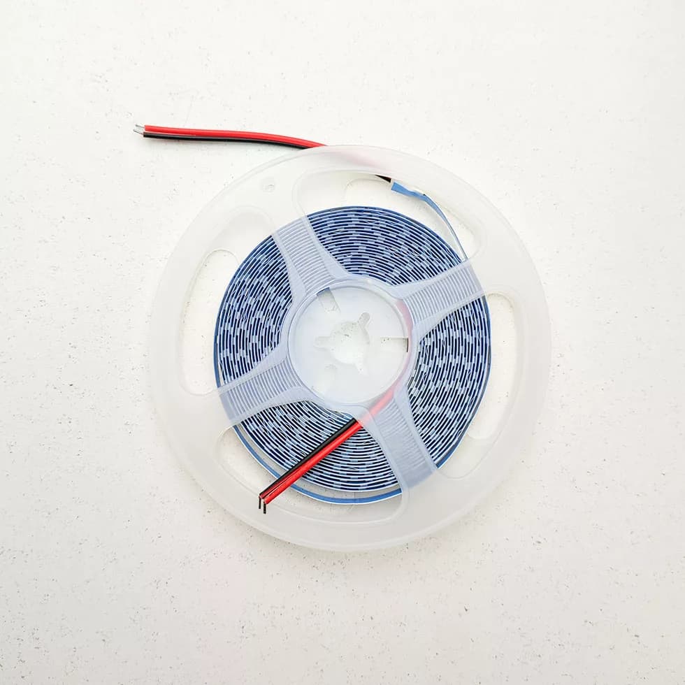 ریسه ال ای دی مدل نواری 12v 120LED-2835 پشت چسب دار طول 5 متر — تصویر ۳