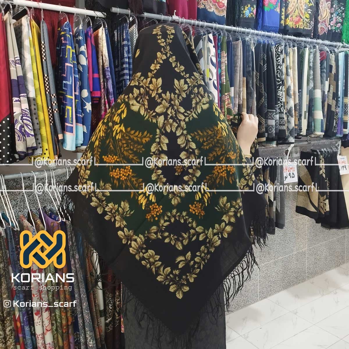 روسری ترکمن پشمی مدل انگوری سبز — تصویر ۲