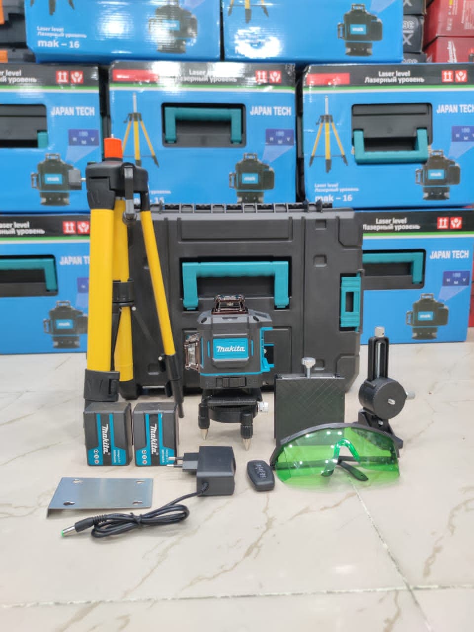 تراز لیزری ماکیتا 4 بعدی مدل mak-116