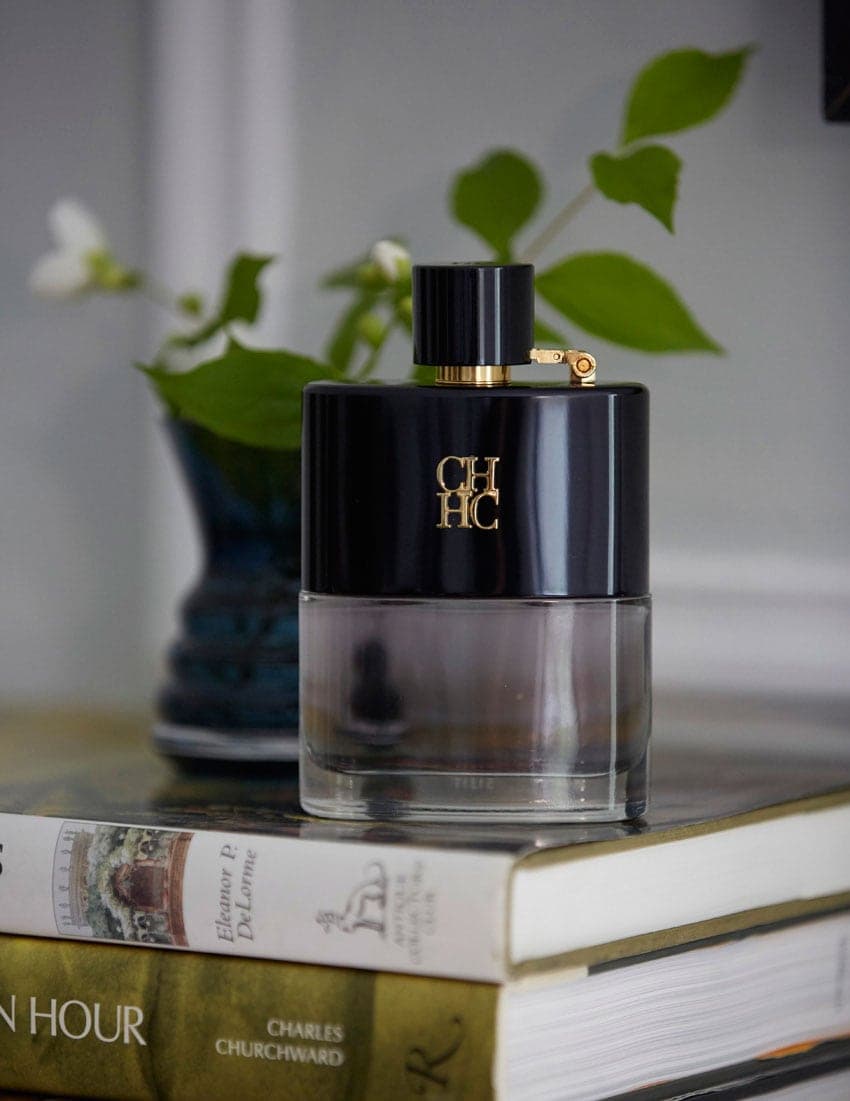 عطر ادکلن مردانه کارولینا هررا مدل سی اچ من پرایو Carolina Herrera CH Men Prive حجم ۱۰۰ میلی لیتر | Carolina Herrera CH Men Prive Eau De Toilette For Men 100 ml — تصویر ۴