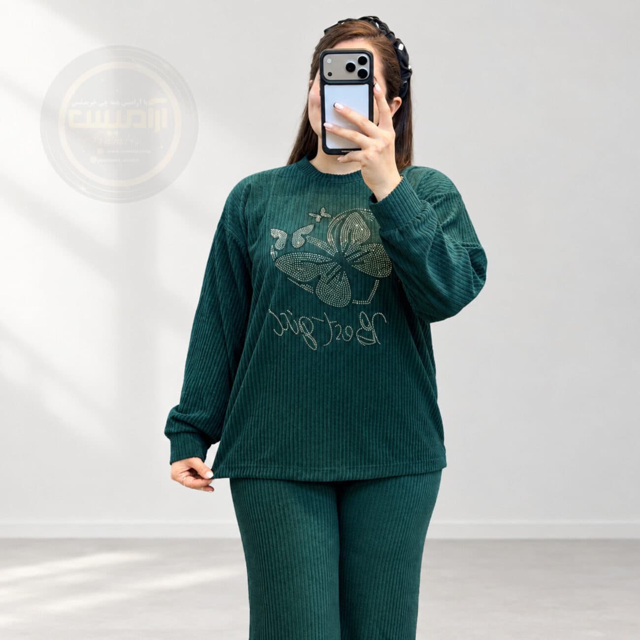 ست بلوز و شلوار زنانه مخمل نگینی — تصویر ۵