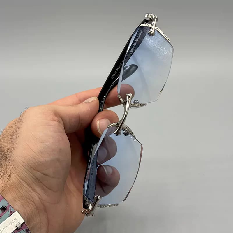 عینک کروم هارتز کاستوم شیشه آبی کم رنگ — تصویر ۵