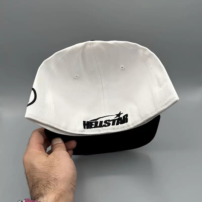 کلاه کپ فیت بک Hellstar سفید مشکی — تصویر ۳