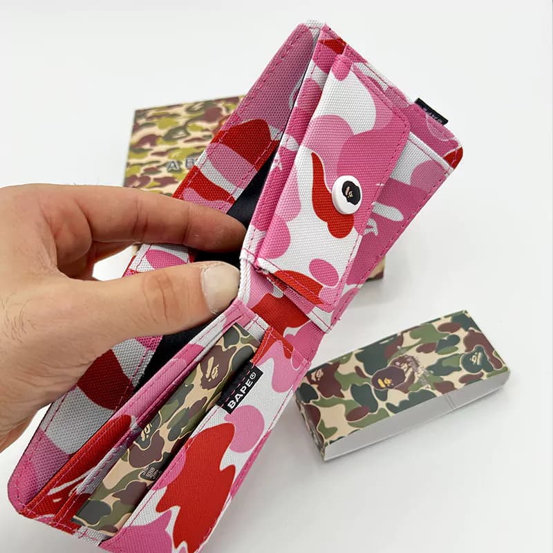 کیف پول بیپ صورتی Bape Wallet — تصویر ۳