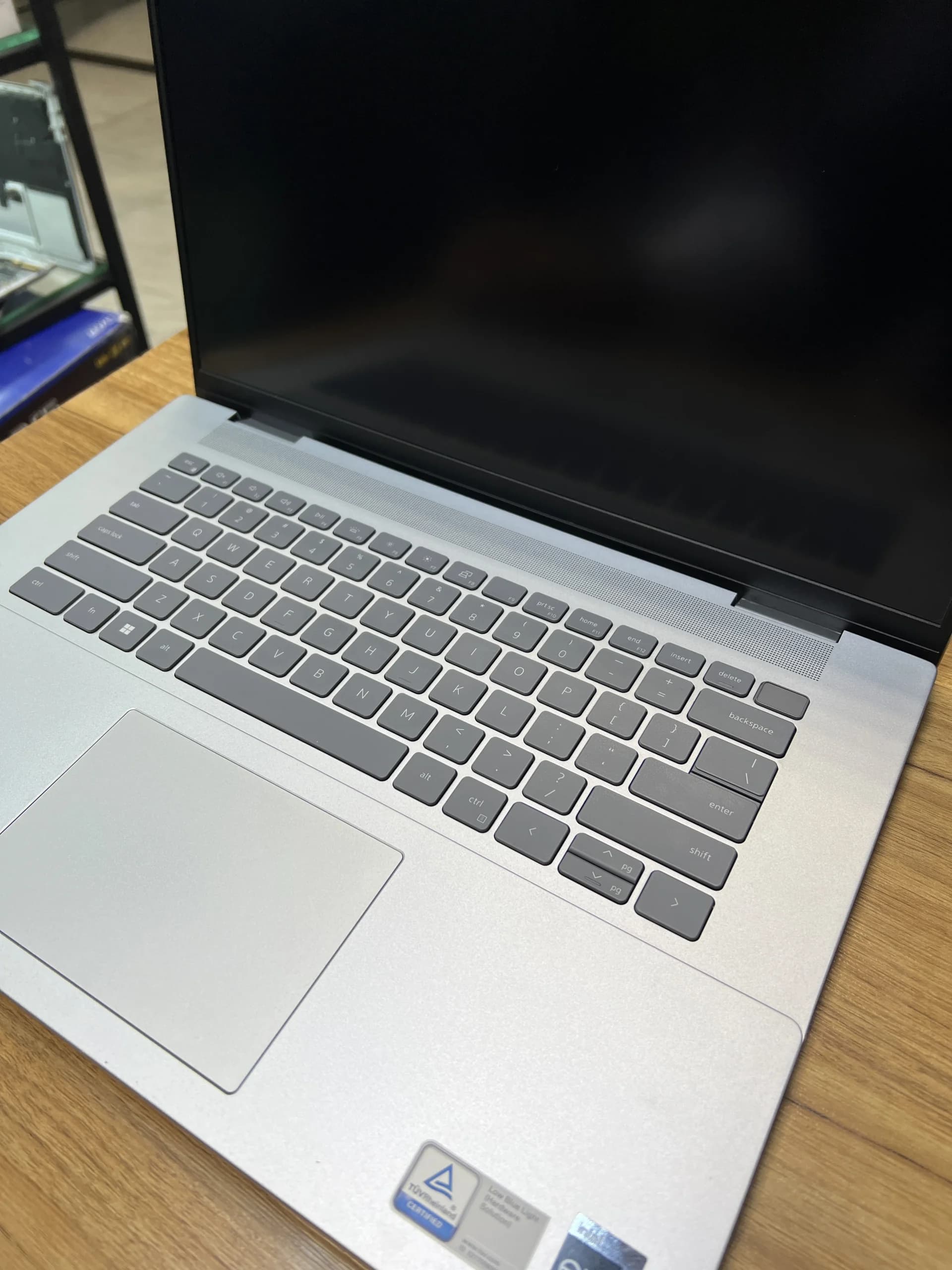 دل ۷۶۳۰ دست دوم ۱۵.۶ اینچی Dell inspiron (7630) Core i7-13 -۳۲GB-256GB-نقره ای — تصویر ۴