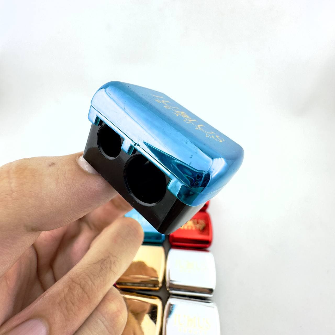 تراش دوقلو‌ رنگی ژولیوس بیوتی — تصویر ۳