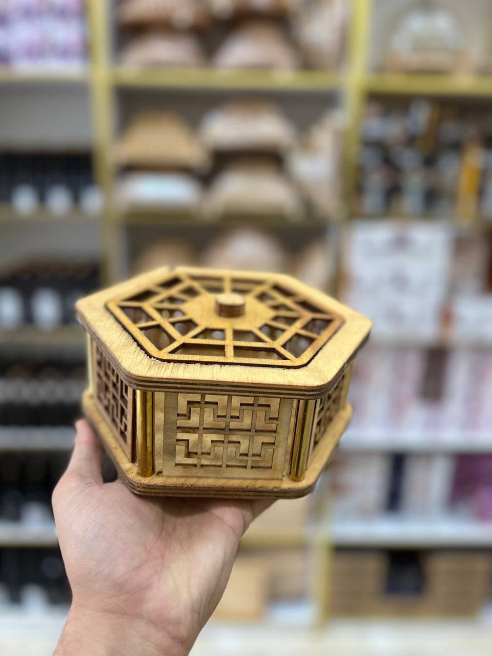 شکلات خوری مشبک — تصویر ۳