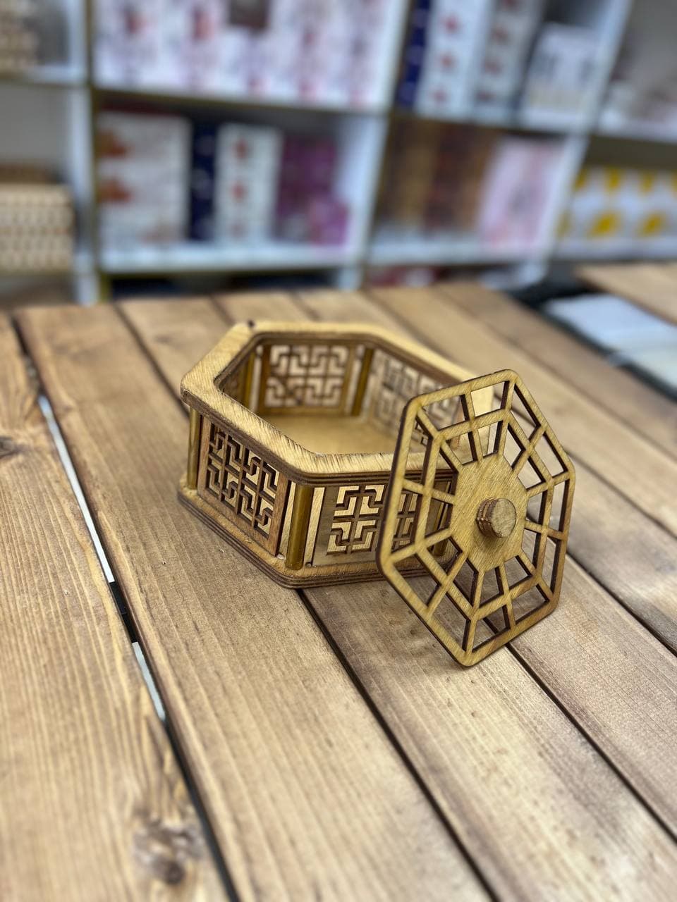 شکلات خوری مشبک — تصویر ۲