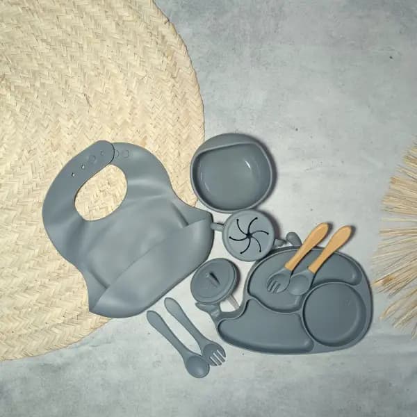 ست ظرف غذا خوری سیلیکونی کودک نهنگ 9 تکه — تصویر ۳