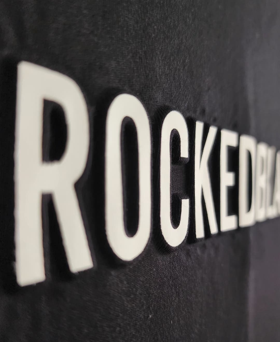 تیشرت سایز بزرگ مشکی Rocked black کد 2124 — تصویر ۲