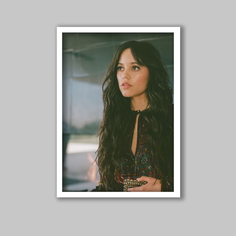 تابلو مدل جنا اورتگا Jenna Ortega کد LA-G10771