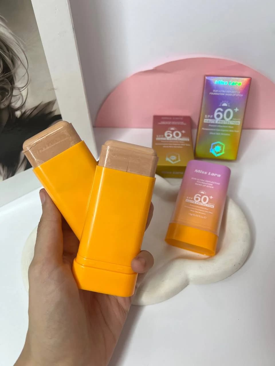 ضدآفتاب استیکی رنگی SPF 60 میس لارا — تصویر ۶