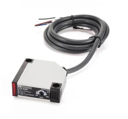 سنسور نوری فوتوالکتریک امرون OMRON E3JK-R4M1