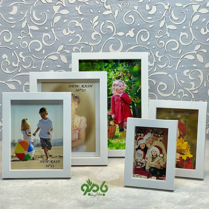 قاب عکس سفید ساده باکسی