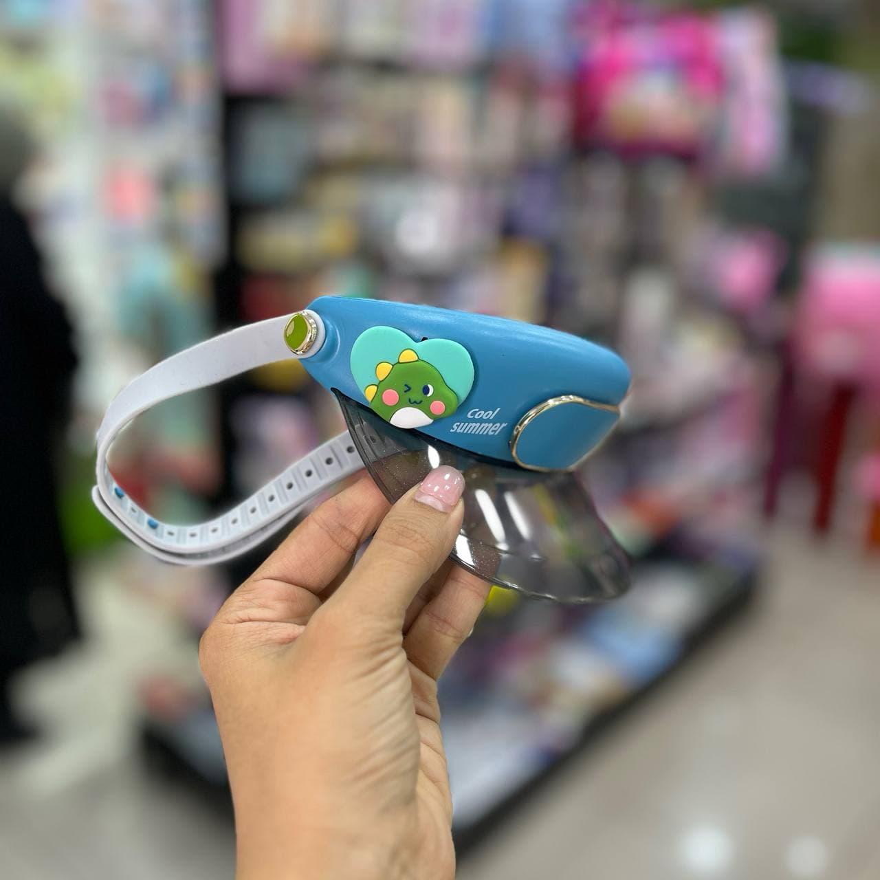 کلاه فن دار آبی — تصویر ۲