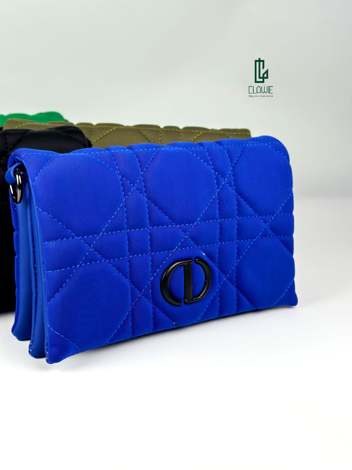 کیف پاسپورتی : Dior — تصویر ۴