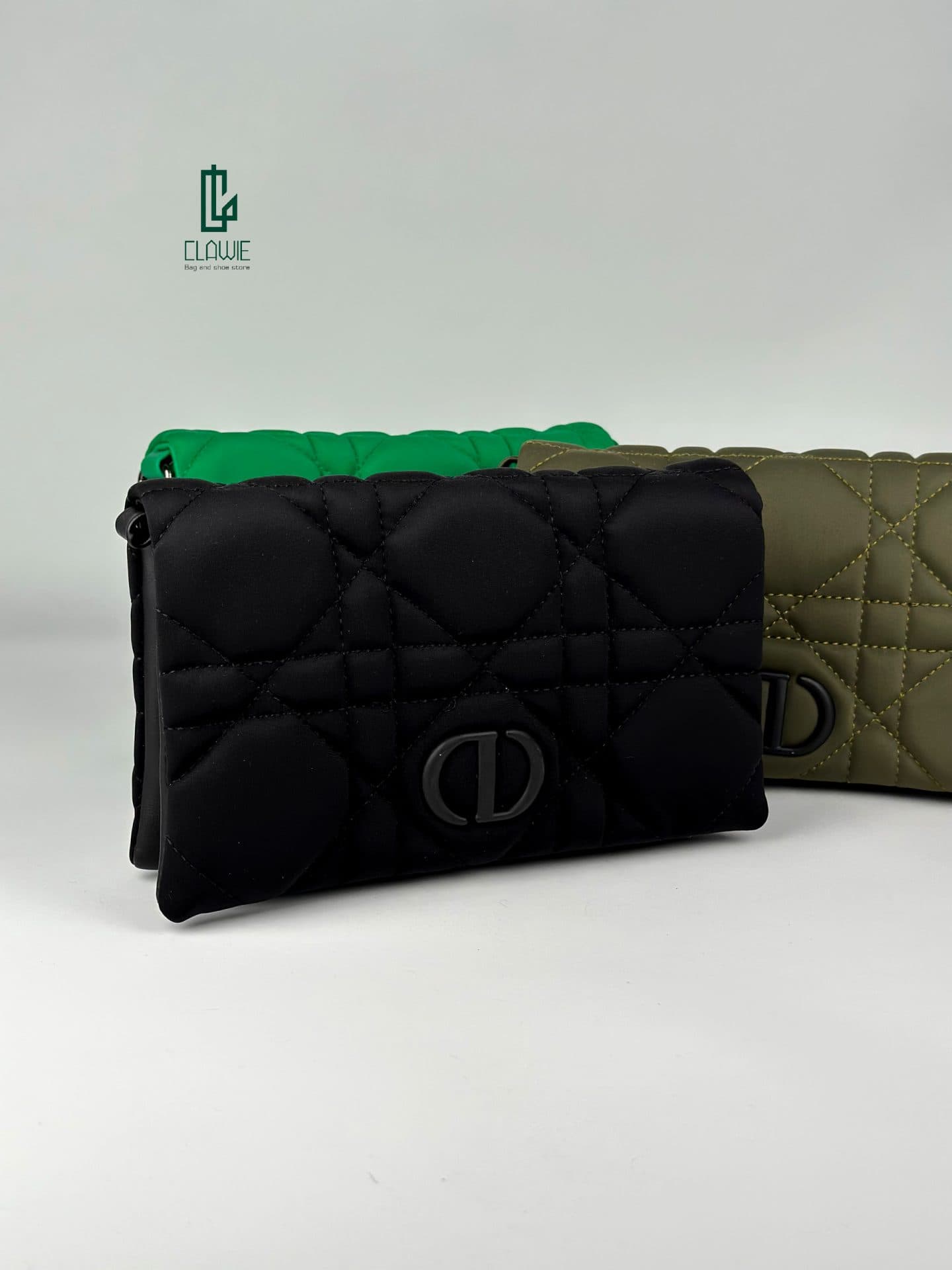 کیف پاسپورتی : Dior — تصویر ۵