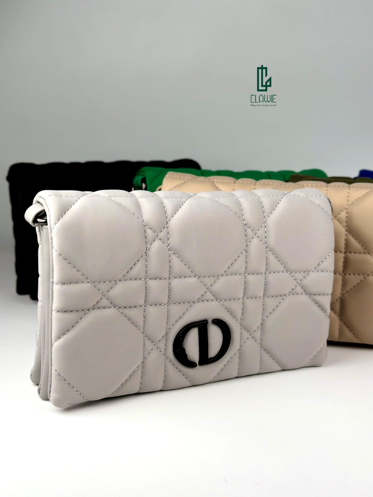 کیف پاسپورتی : Dior — تصویر ۸