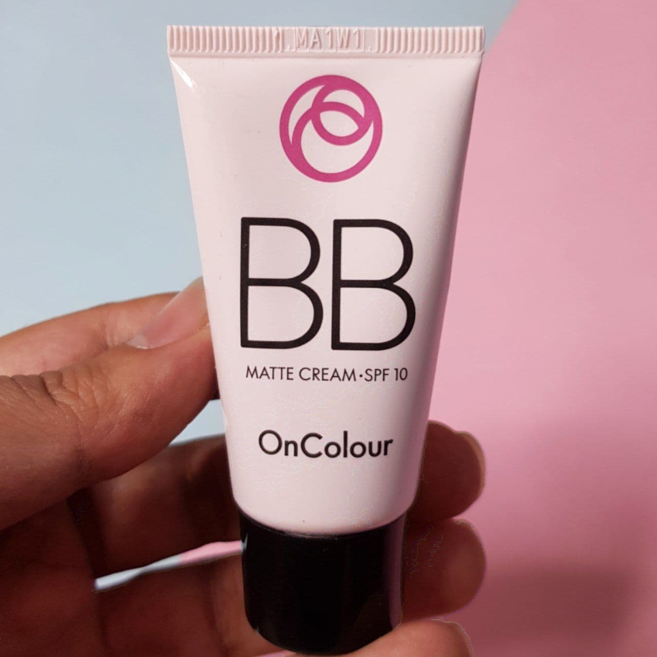کرم بی بی BB اوریفلیم ORIFLAME سری آنکالر oncolour مدل مت کریم حجم 30 میلی لیتر — تصویر ۴