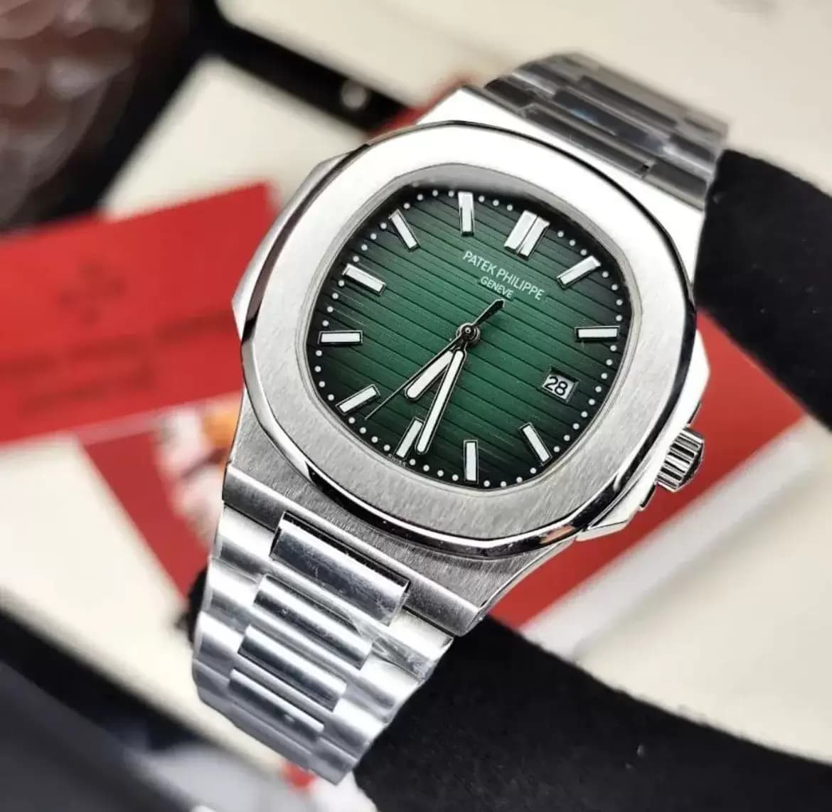 ساعت ست Patek Philippe نقره ای سبز — تصویر ۲
