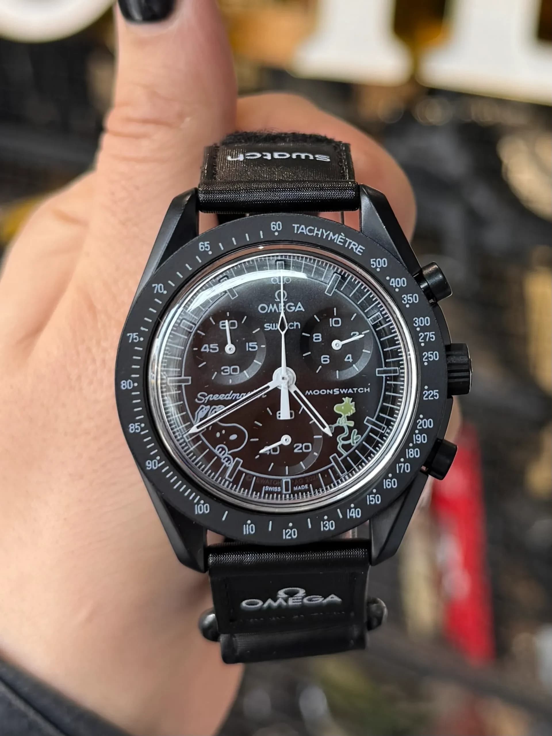 ساعت امگا سواچ ماه مشکی اسنوپی Omega Swatch Mission To — تصویر ۲
